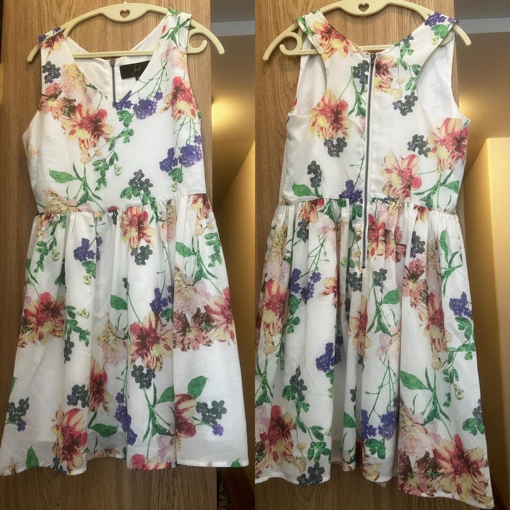 Beautiful spring dress!